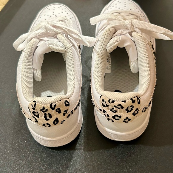 Nike Court Vision Low Cheetah Print Swoosh Size 6.5 - Picture 3 of 4